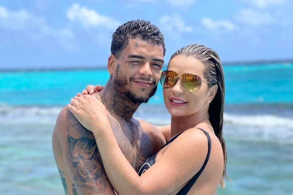 MC Kevin com a mulher, Deolane Bezerra