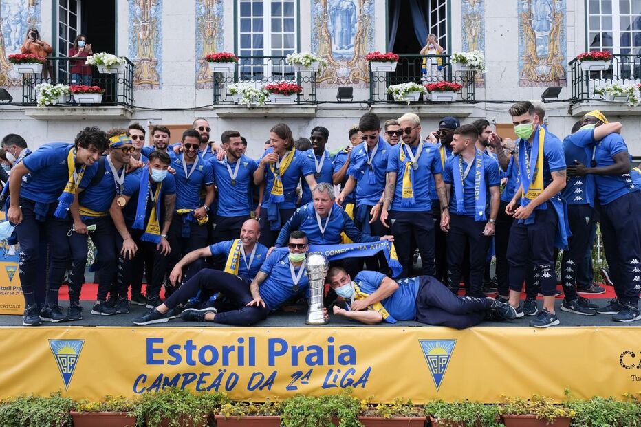 Estoril Praia homenageado com festa de campeão da II Liga em Cascais