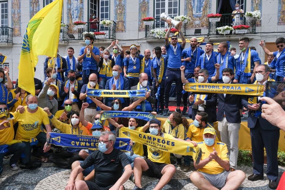 Estoril Praia homenageado com festa de campeão da II Liga em Cascais