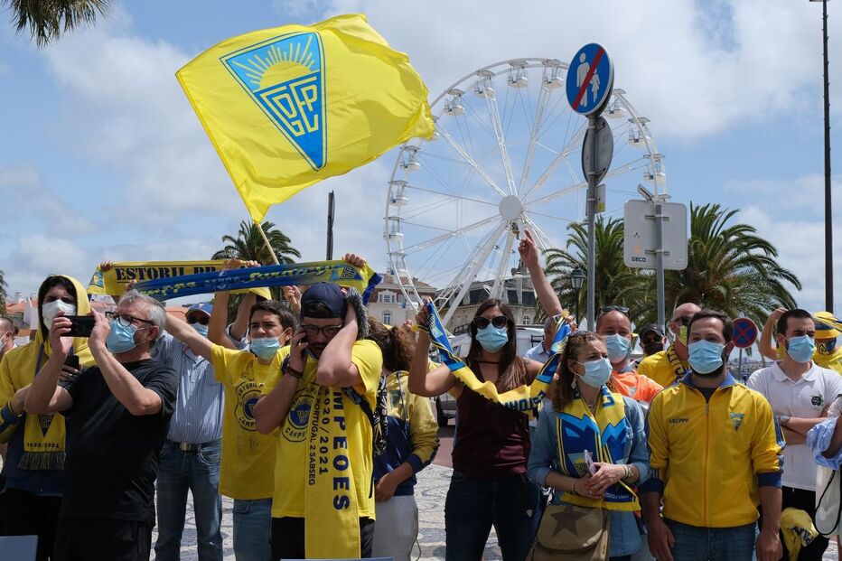 Estoril Praia homenageado com festa de campeão da II Liga em Cascais