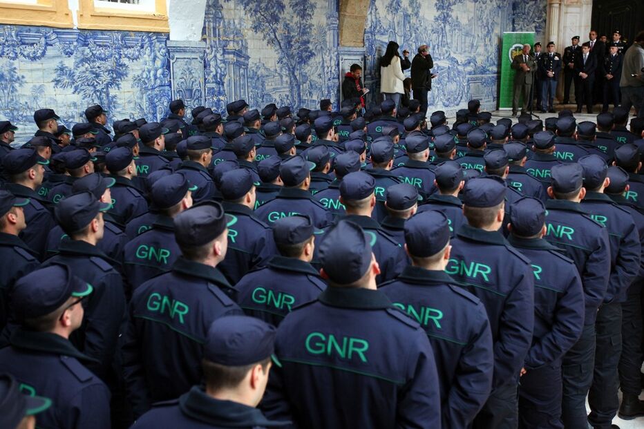 Há um curso para formação de 200 novos operacionais da GNR a decorrer atualmente. Outro, com 300, começa a seguir. 