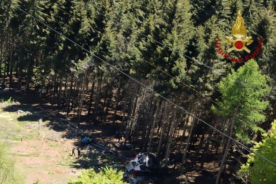 Queda de teleférico em Itália