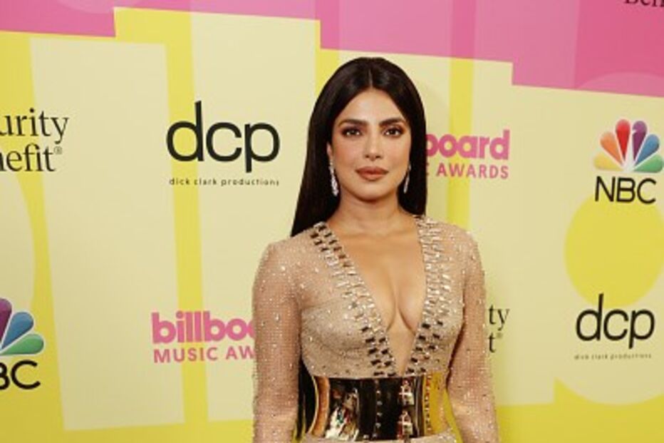 Priyanka Chopra em Dolce & Gabbana