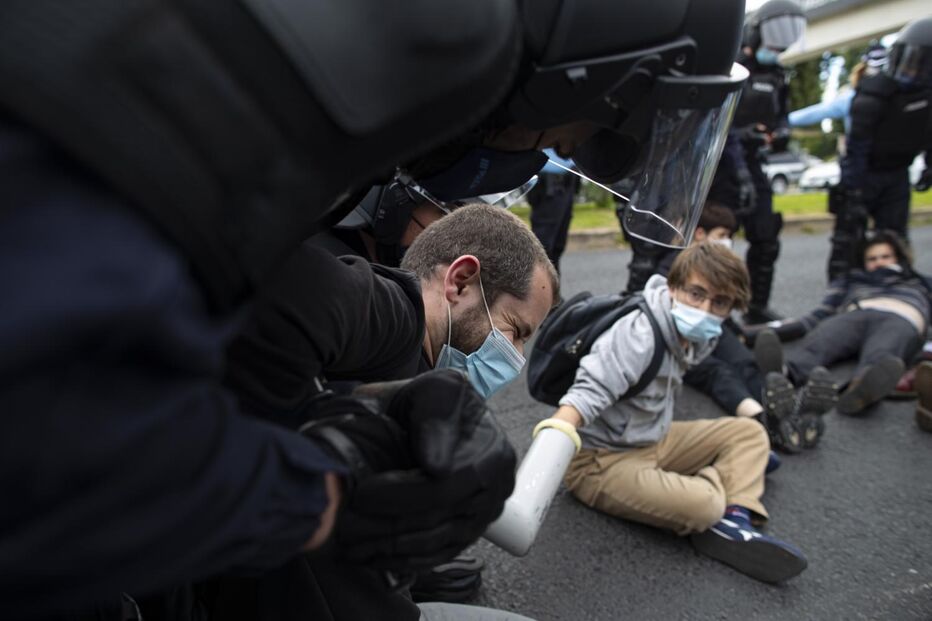 Jovens ativistas manifestaram-se na Rotunda do Relógio