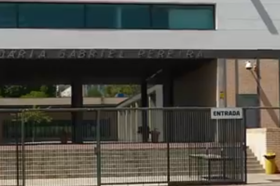 Surto de Covid-19 encerra aulas em escola de Évora