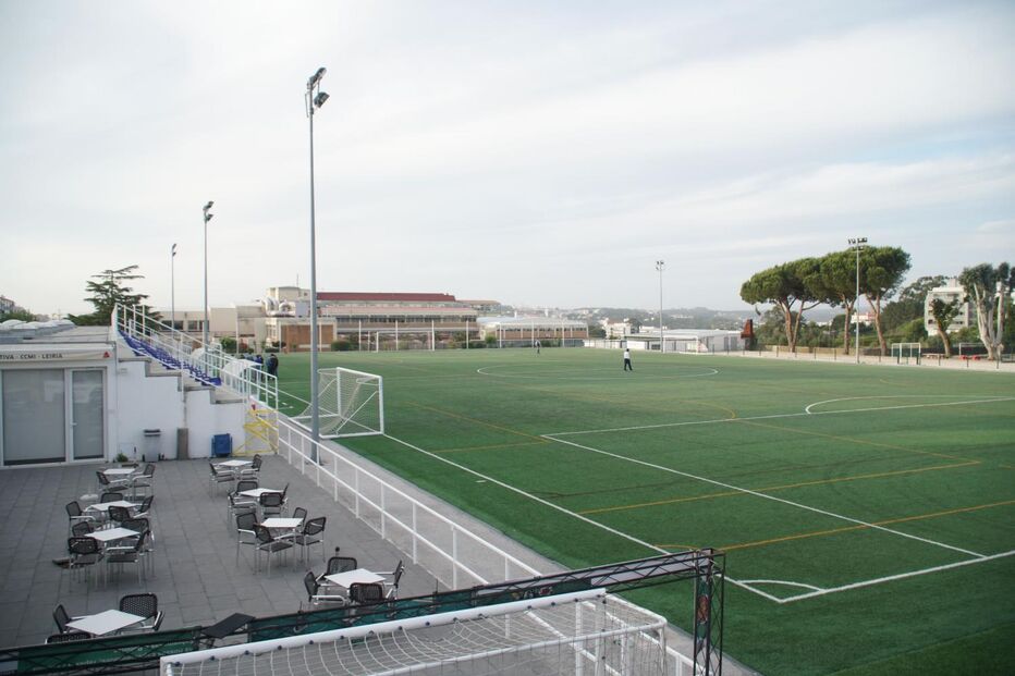 Criança morre após ser atingida por baliza em colégio de Leiria