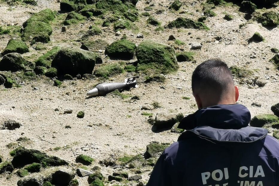 Engenhos explosivos encontrados no rio Douro em Gaia