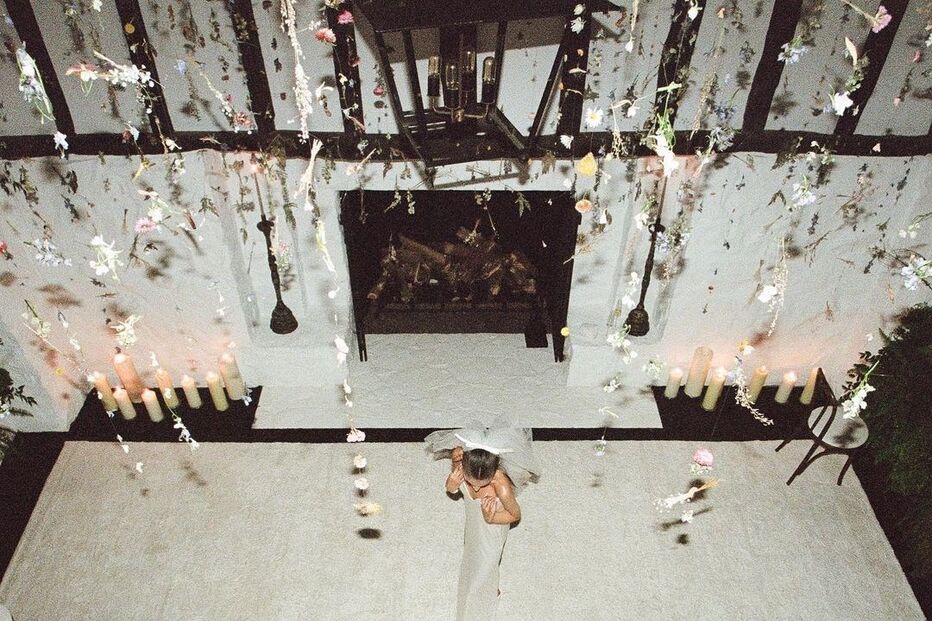 Ariana Grande revela imagens do casamento