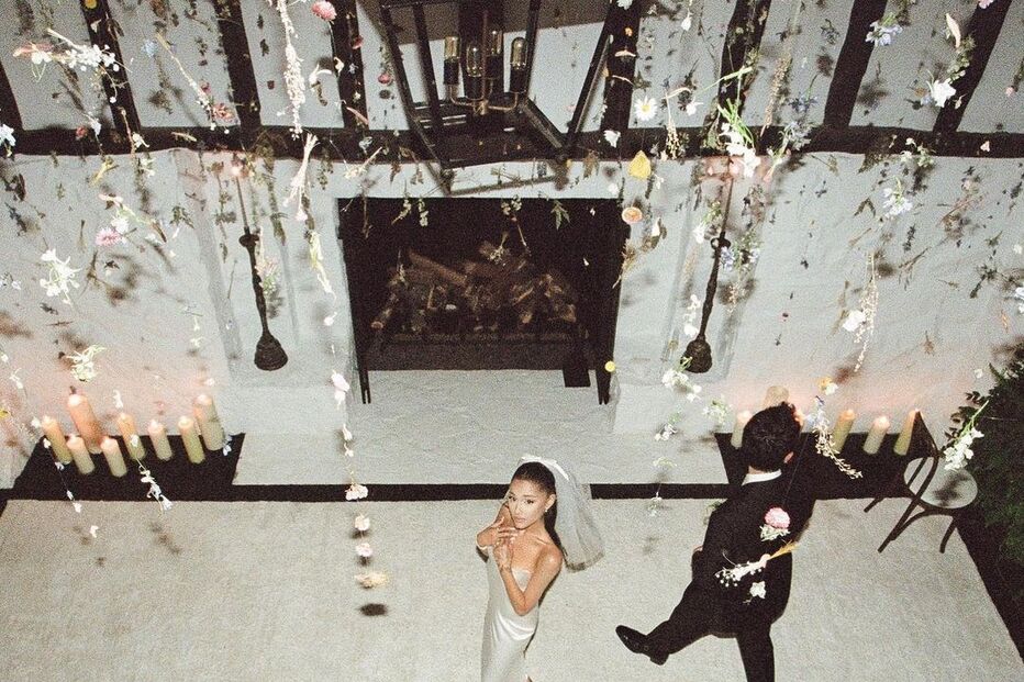 Ariana Grande revela imagens do casamento