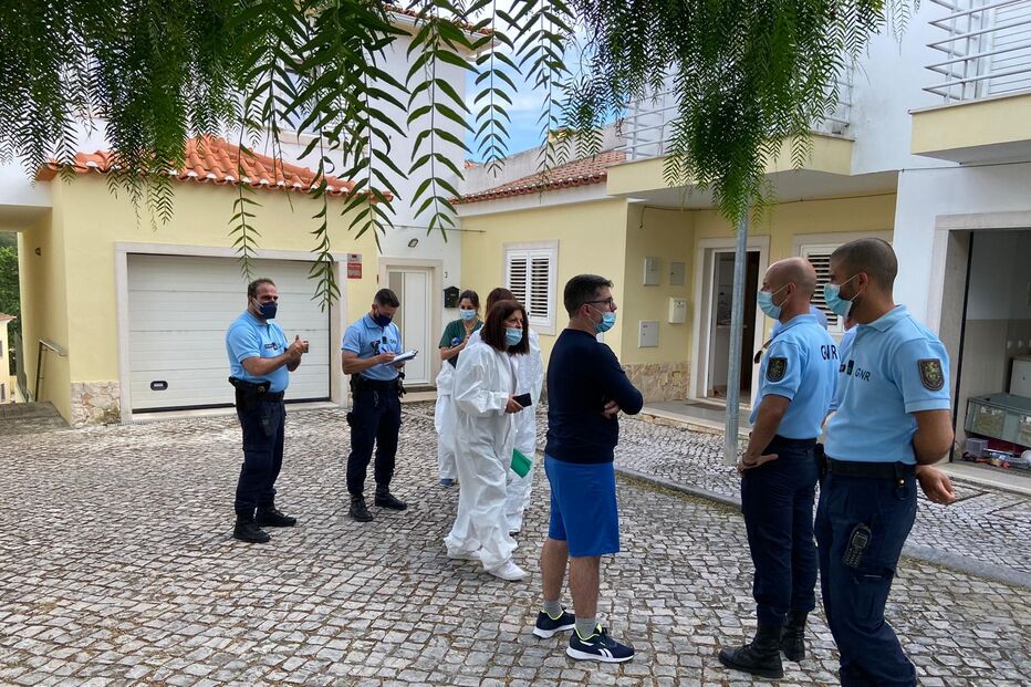 Animais foram encontrados mortos numa vivenda em Bucelas, Loures