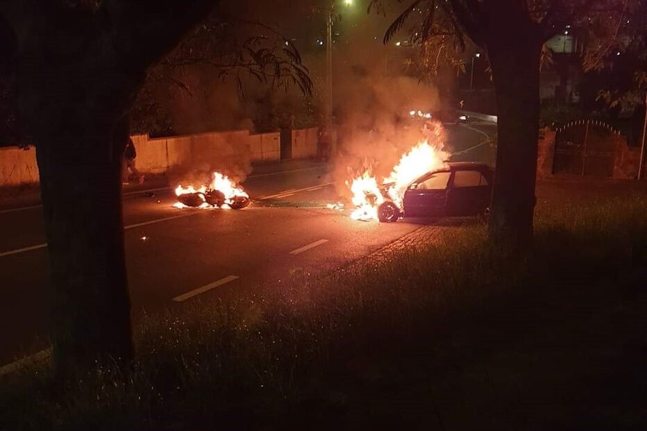 Motociclista ferido em colisão com carro em Santo Tirso. Veículos incendiaram-se após acidente