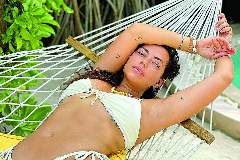 Beldade mostrou curvas de sonho em destino idílico 