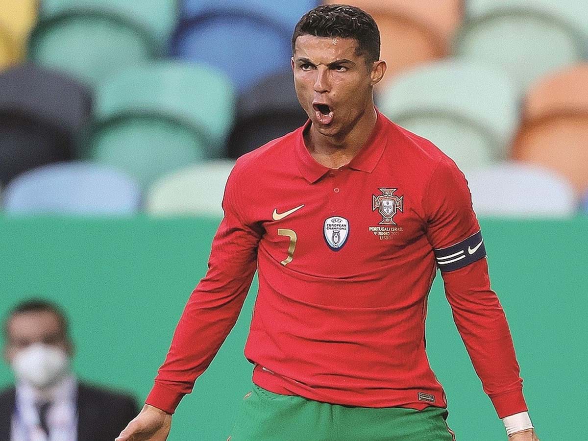 Cristiano Ronaldo se pronuncia após ser afastado pelo Manchester