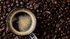 Sabe porque não deve beber café ao acordar? Leia a recomendação dos especialistas