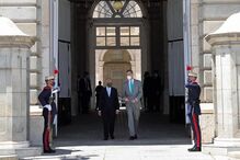 Marcelo Rebelo de Sousa com Rei de Espanha em Madrid antes de particular de futebol