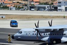 Incidente obriga avião da Força Aérea a aterrar de emergência sem trem no Porto Santo