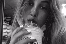 April Ivy ruma a Budapeste