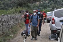 Pai de Noah e cadela da família nas buscas	