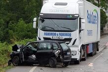 Violenta colisão entre carro e camião em Oliveira de Azeméis	