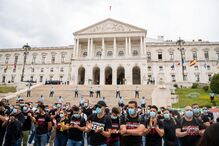 Protesto de polícias em frente à AR