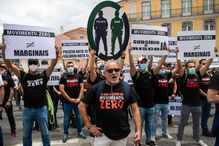 Protesto de polícias em frente à AR