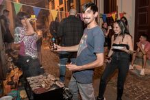 Balões, fogo de artifício e multidões num S. João diferente no Porto