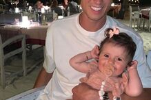 Vlachodimos e a filha nas Maldivas