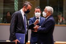 O primeiro-ministro português, António Costa, com Xavier Bettel durante a cimeira	