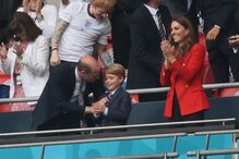 William, o príncipe George e Kate Middleton