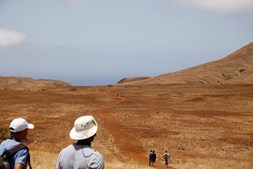 Percurso por antigo vulcão leva turismo de caminhadas à ilha cabo-verdiana de Santiago