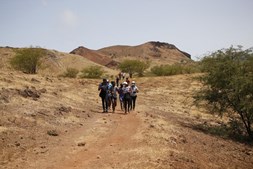 Percurso por antigo vulcão leva turismo de caminhadas à ilha cabo-verdiana de Santiago