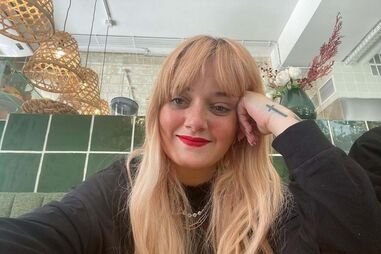Carolina Deslandes apaga fotos com pai dos filhos e deixa de segui-lo nas redes sociais