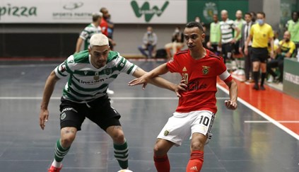 Sporting vence Benfica na Luz e lidera o campeonato de futsal