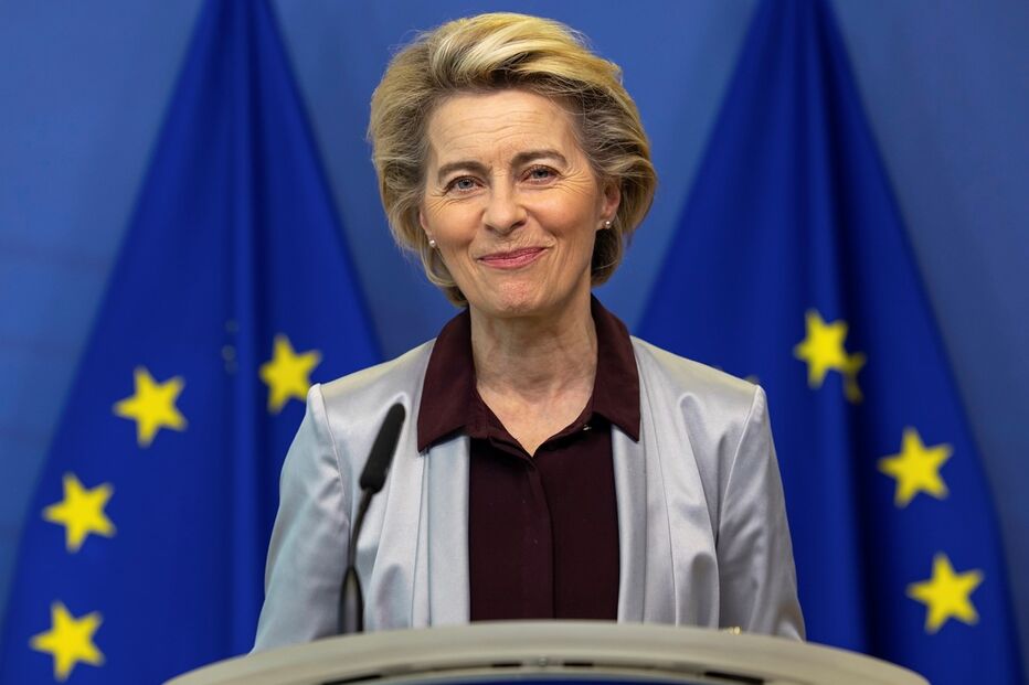 Ursula von der Leyen é a atual  presidente da Comissão Europeia
