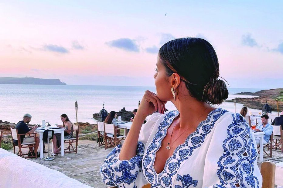 Catarina Gouveia tem feito furor nas redes sociais ao exibir as curvas sensuais durante o período de férias