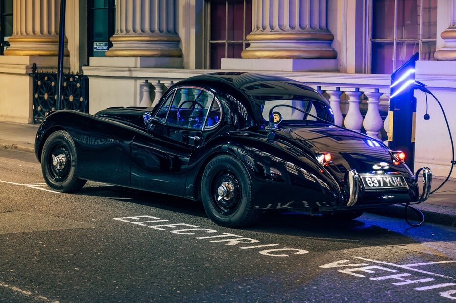 2021-06-03_10_31_38 jaguar-xk120-jun-01.jpg