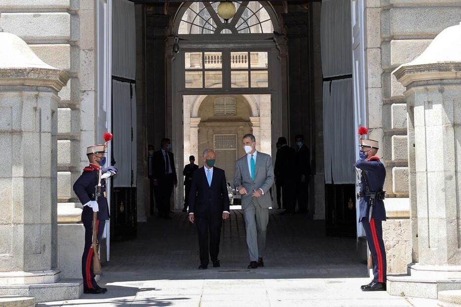 Marcelo Rebelo de Sousa com Rei de Espanha em Madrid antes de particular de futebol