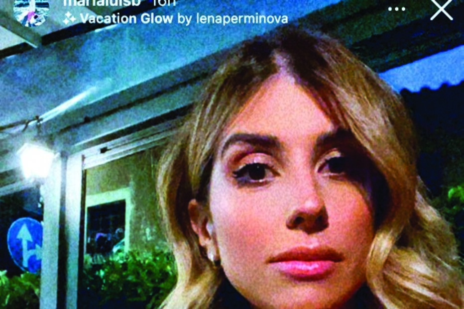 Maria de Barros durante jantar romântico