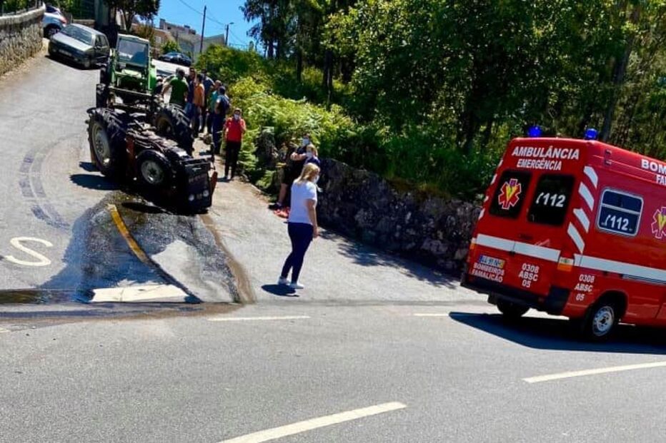 Capotamento de trator fere homem em Famalicão