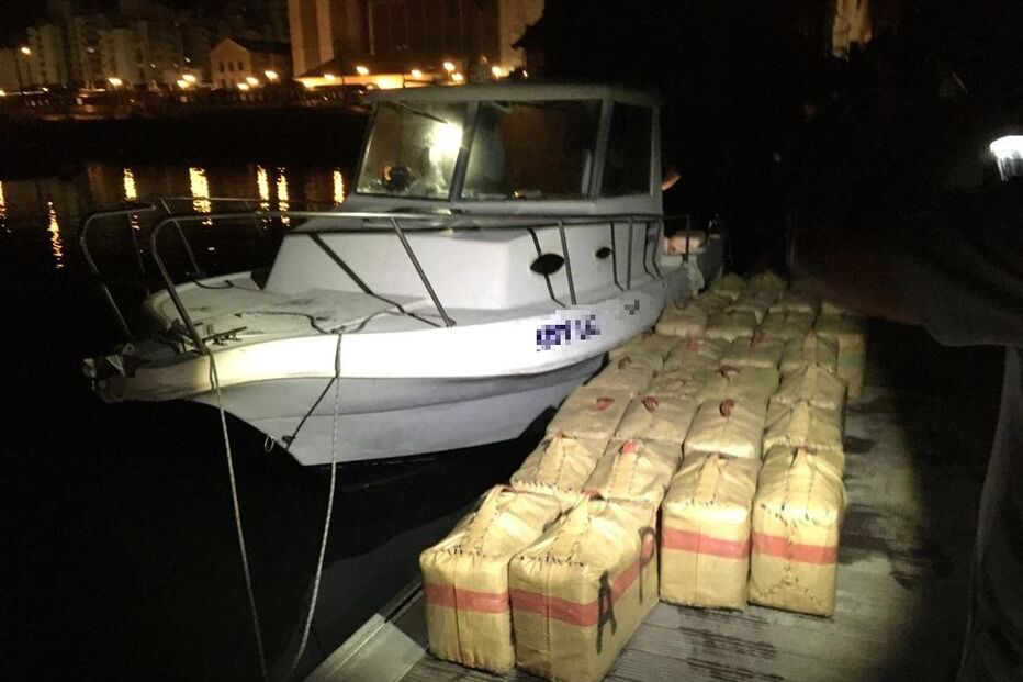 Trinta fardos de haxixe apreendidos a espanhol, de 35 anos, dentro de barco
