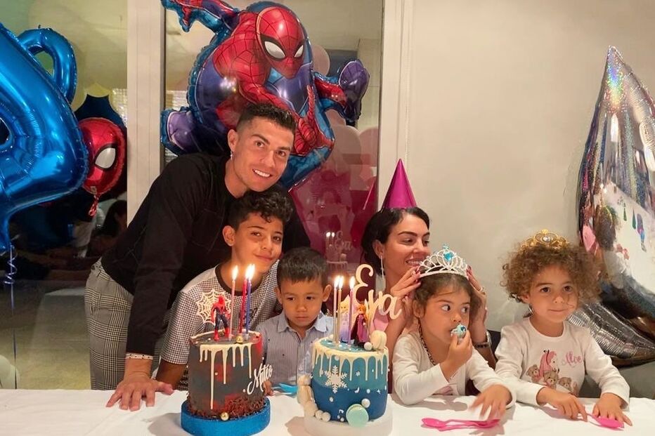 Cristiano Ronaldo na festa dos gémeos Eva e Mateo