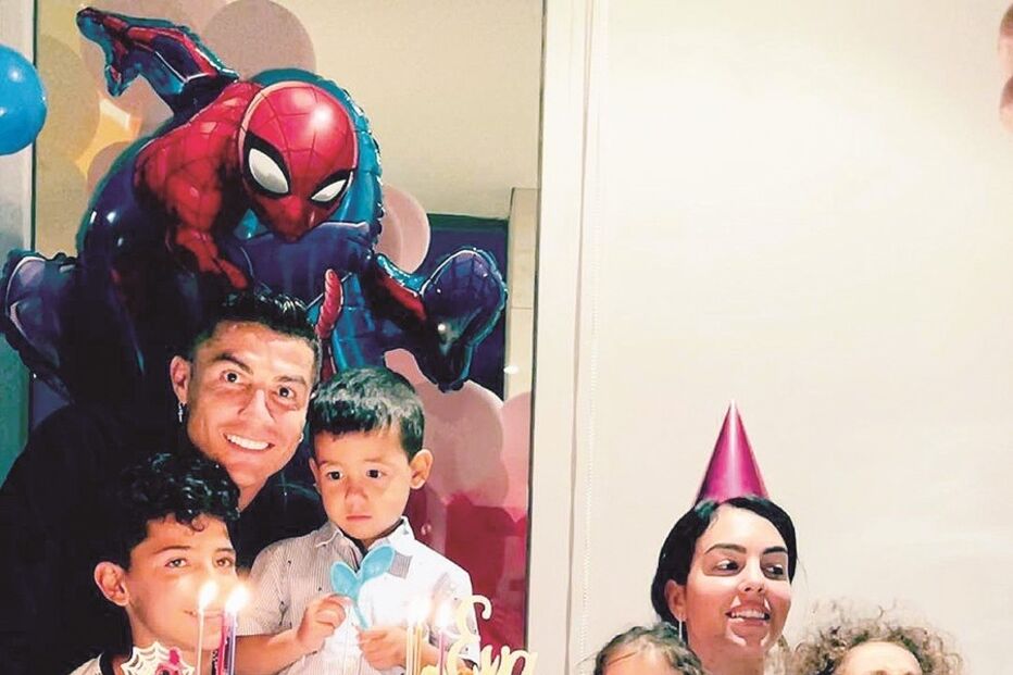 Imagem aniversario gemeos 39277714.jpg (10073845) (Milenium)