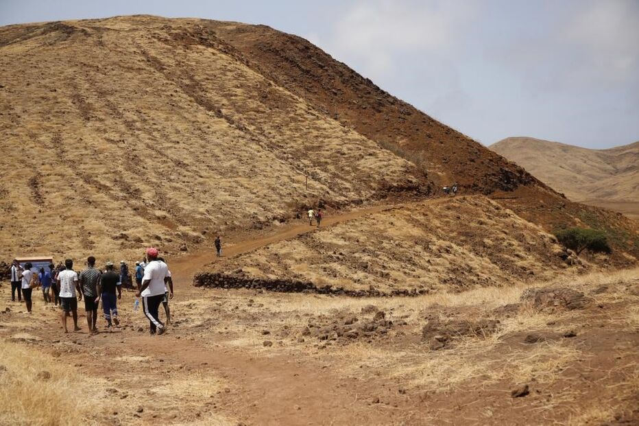 Percurso por antigo vulcão leva turismo de caminhadas à ilha cabo-verdiana de Santiago