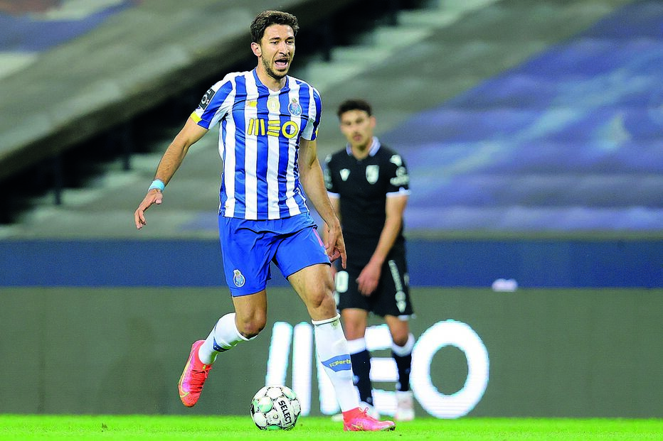 Grujic continua com futuro incerto no Dragão  