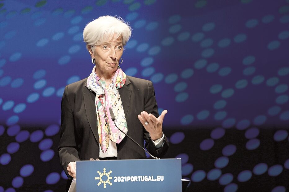 Imagem P21_ESCURECER_ONDE_CAI_TITULO_abertura 39103533.jpg (10132189) (Milenium)