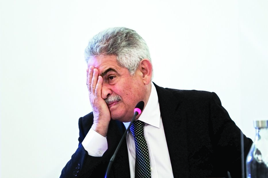 Luís Filipe Vieira, que deu explicações numa comissão parlamentar, é acusado de utilizar o Benfica para “resolver mais de 400 milhões de euros de dívidas”