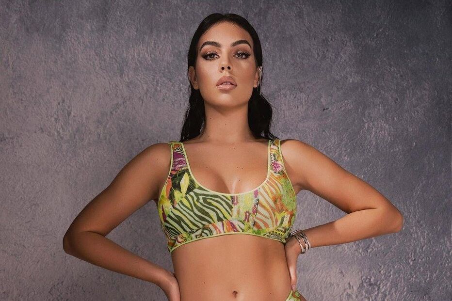 Georgina e Ronaldo estão juntos há quase cinco anos e têm uma filha em comum, Alana Martina. O craque é ainda pai de Cristianinho, Eva e Mateo 