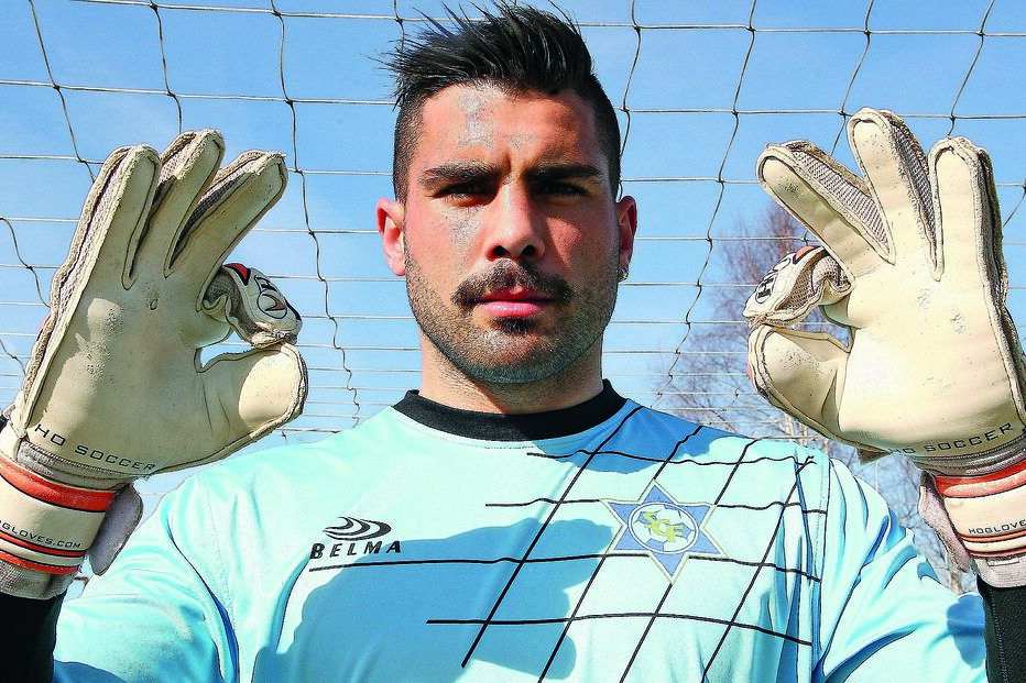 Rui Nereu deixou de jogar futebol como profissional. Fez toda a sua formação no Benfica e conta com três títulos: juniores, II Liga e Campeonato de Portugal