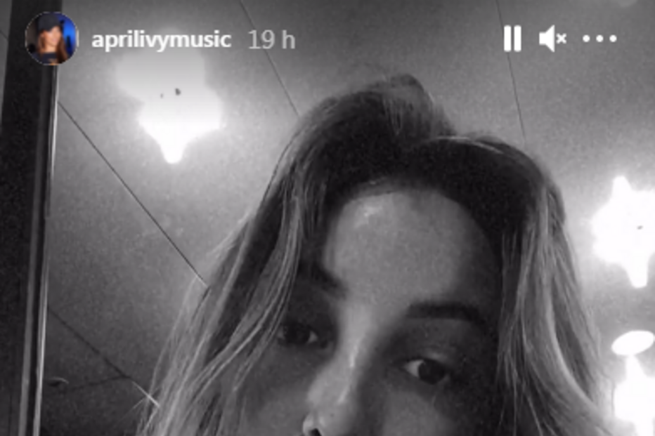 April Ivy ruma a Budapeste