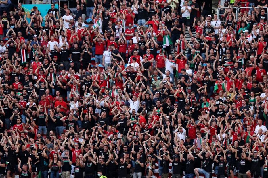 Adeptos lusos em força na Puskas Arena, Budapeste
